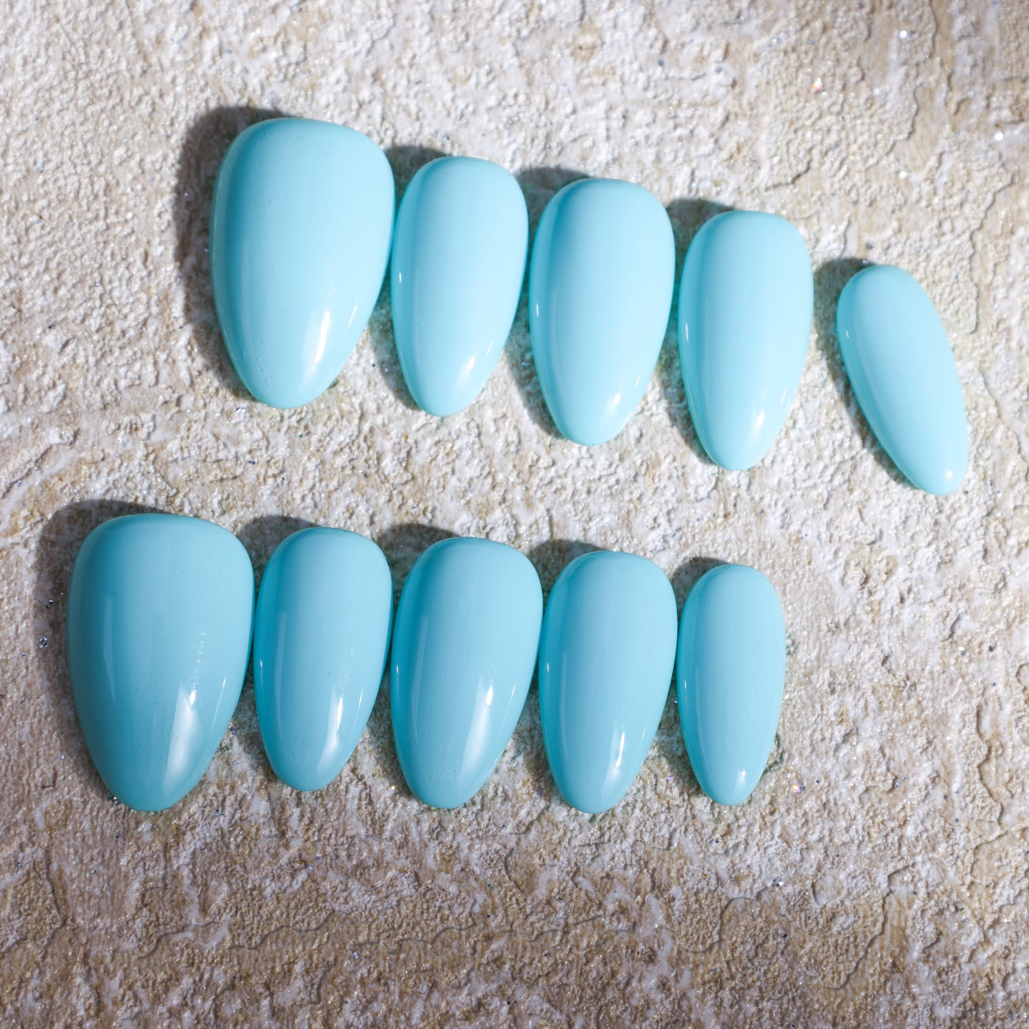 short length macaron blue almond press on nails solid colour nails