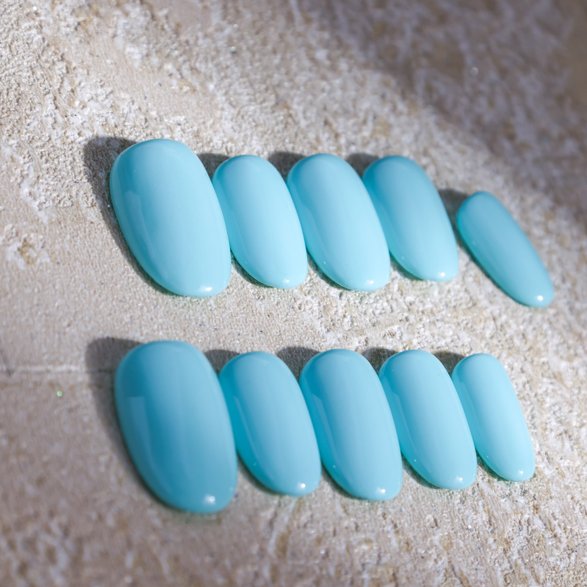 short length macaron blue oval press on nails solid colour nails