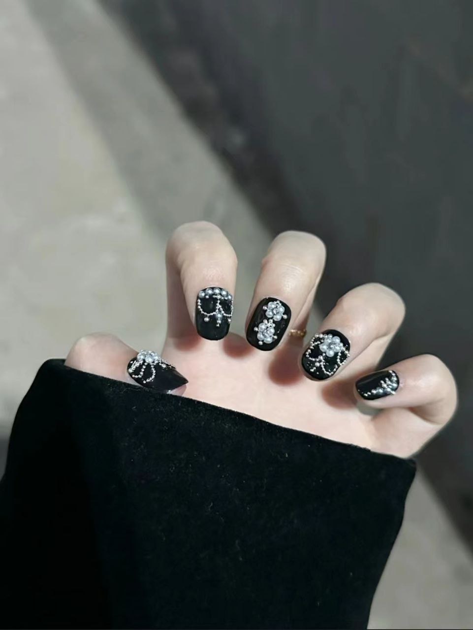 Black Pearls [0002]