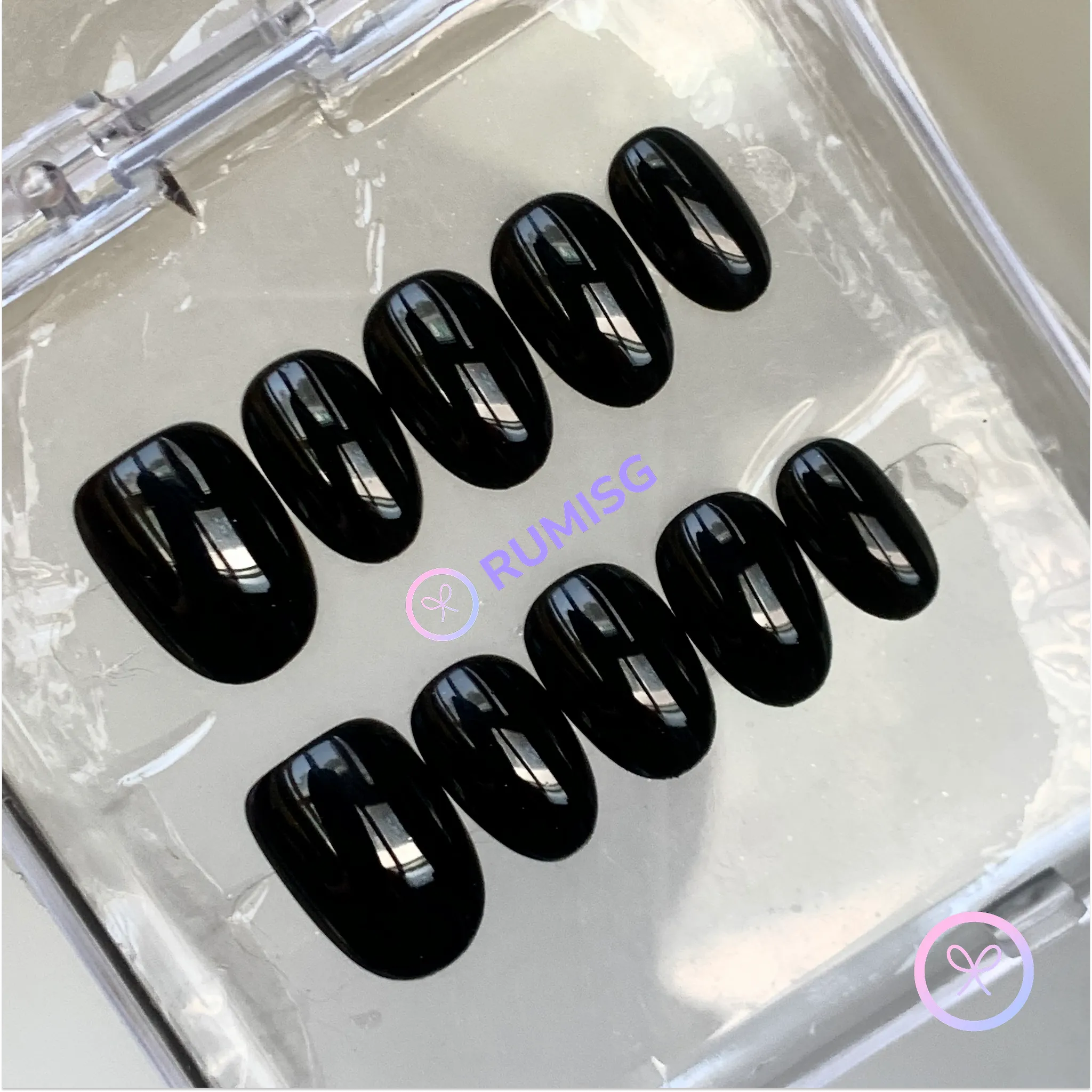 classic black glossy short round press on nails