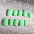 classic green glossy short round press on nails solid colour