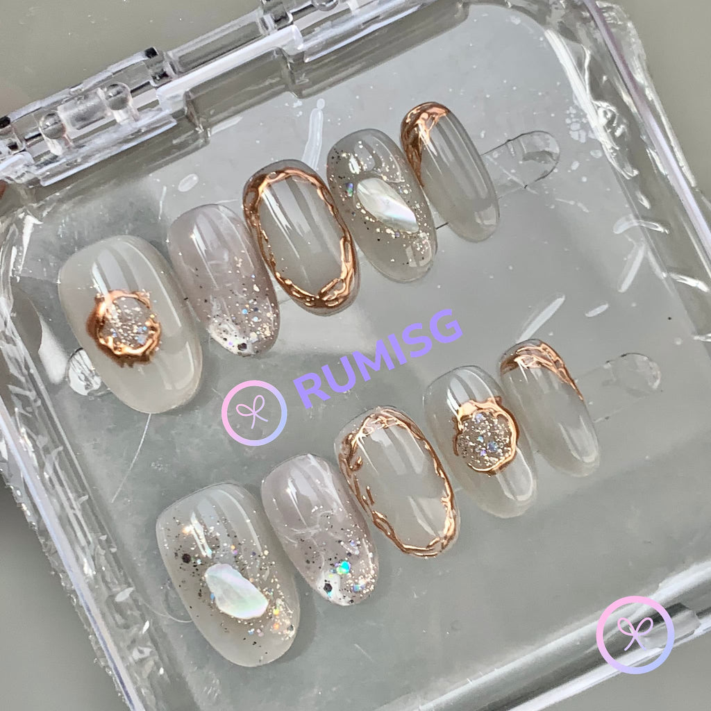 elegant white glossy short oval press on nails with contours and holographic glitter