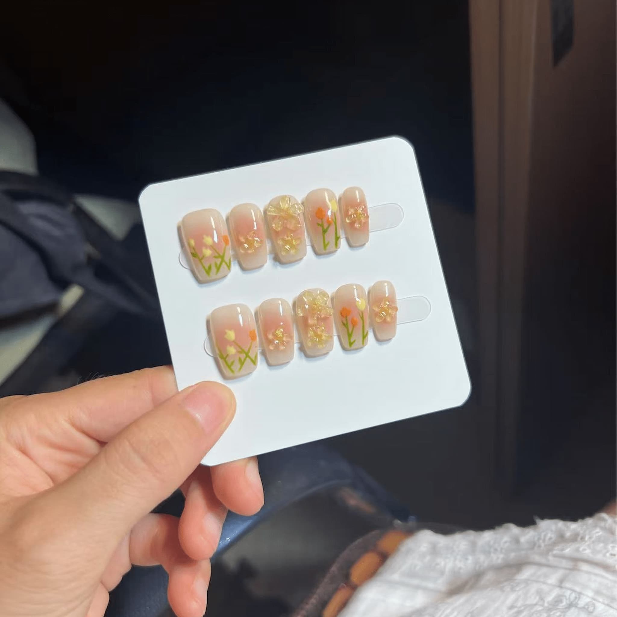 Set of press-on nails with floral design 