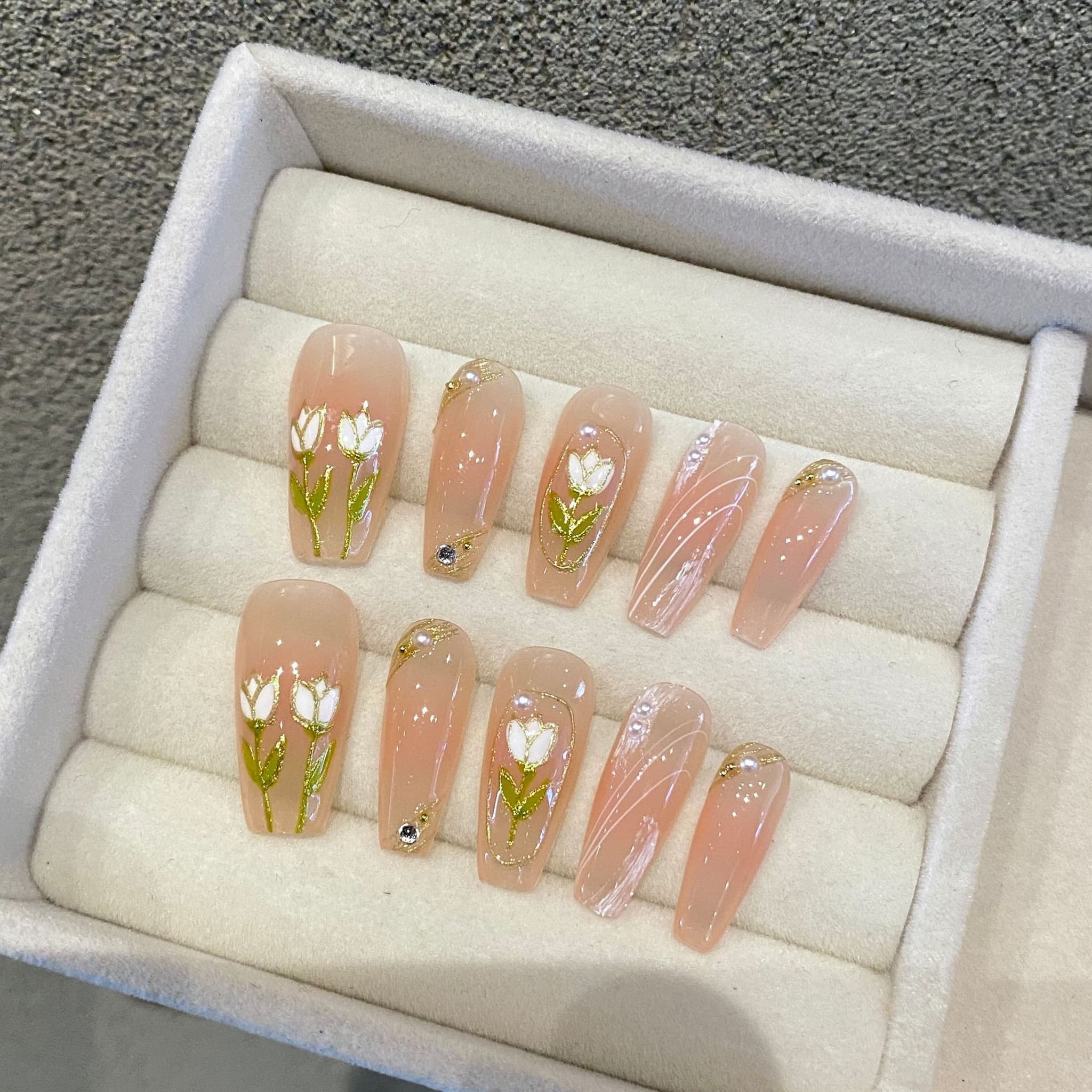 medium peach puff coffin press on nails with tulip flowers
